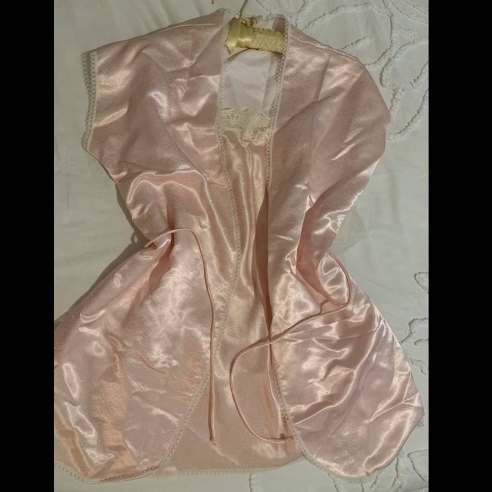 Vintage 1980s never worn lingerie slip and robe